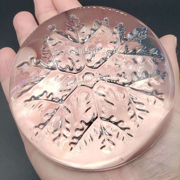 Cristal France Large Half Circle Dome Clear Crystal Snowflake Paperweight - Picture 2 of 8